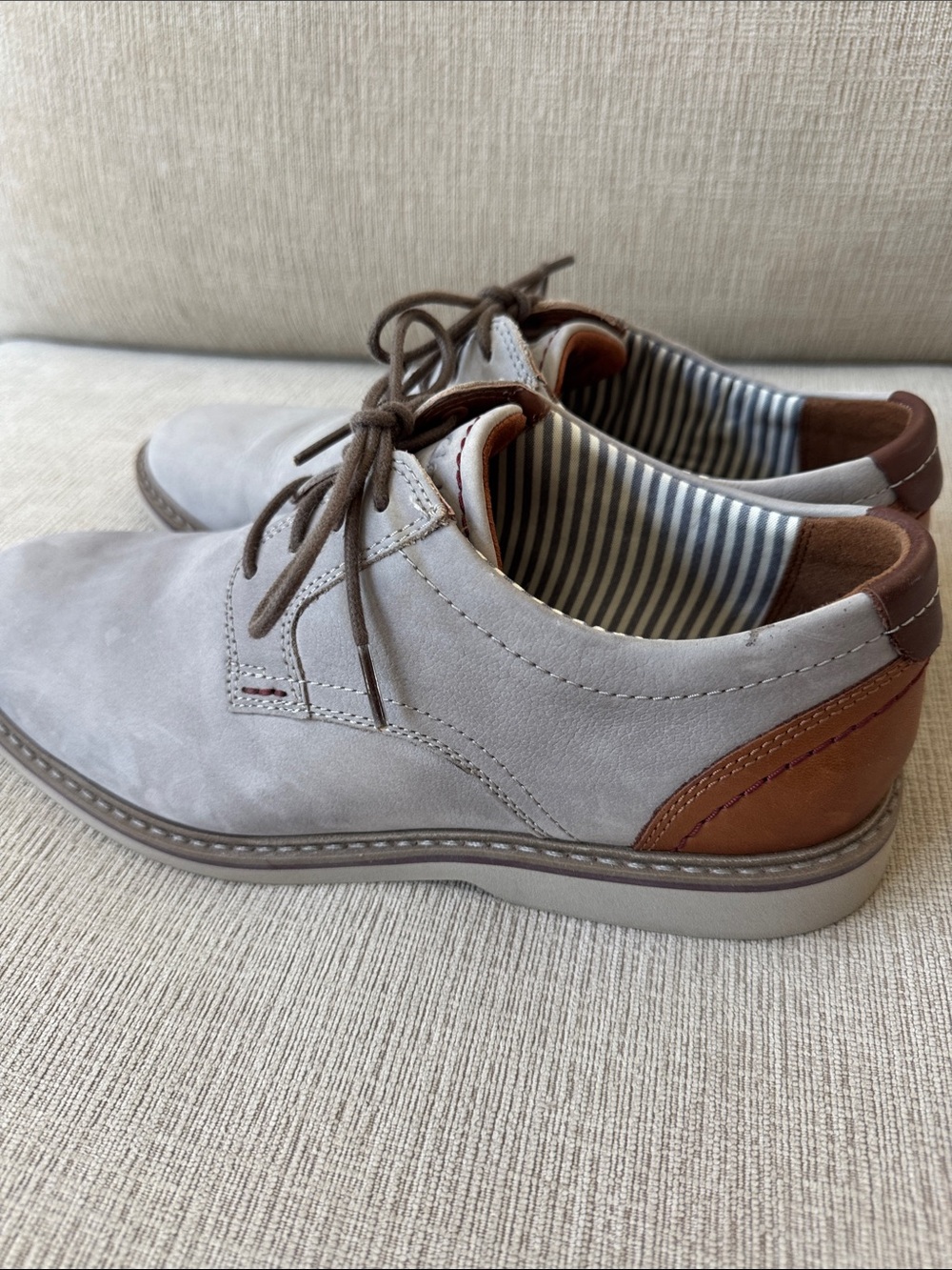 Clarks Men's Light Taupe Suede Derby Shoes - Picture 4 of 5